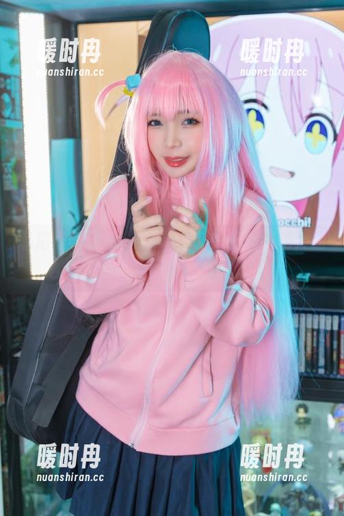私房间看到Umeko J兔女郎，清纯和大胆之间的那条模糊线。